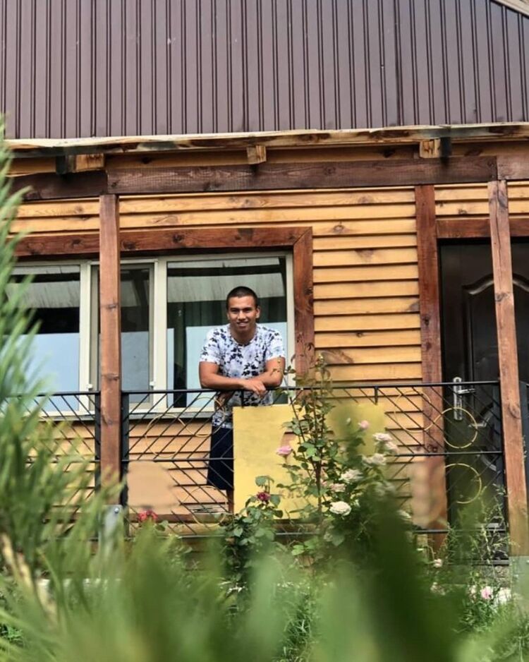  19206156  Madiyar, 30 ,    