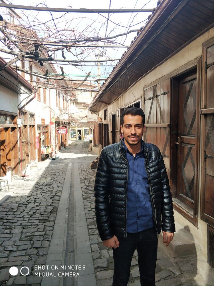  19415806  Furkan, 25 ,    