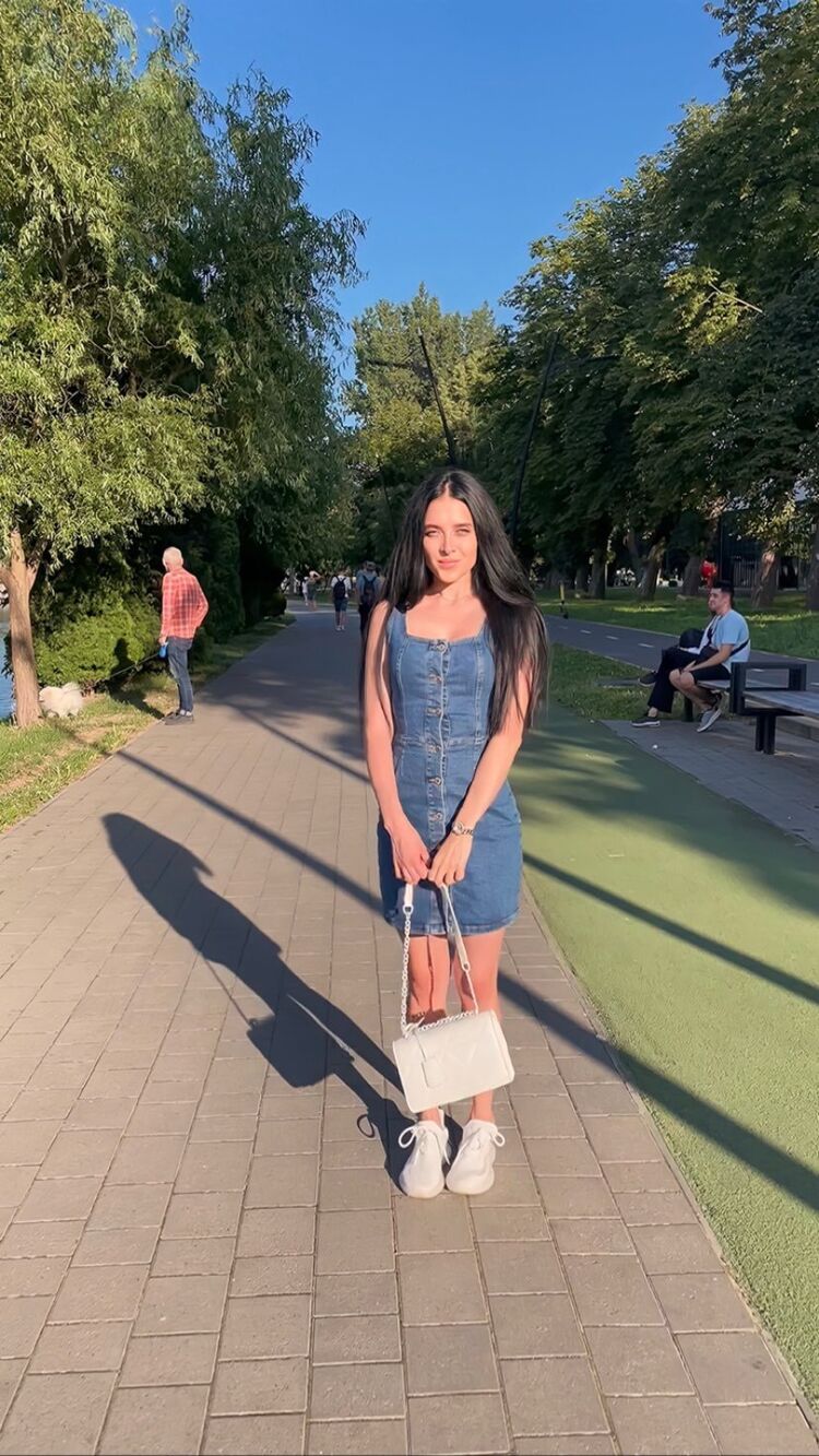  ,   Diana, 25 ,   ,   