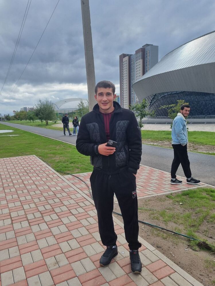  ,   Maks, 22 ,   ,   