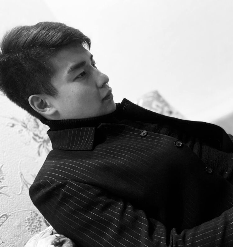  23820086  Merei, 27 ,    -