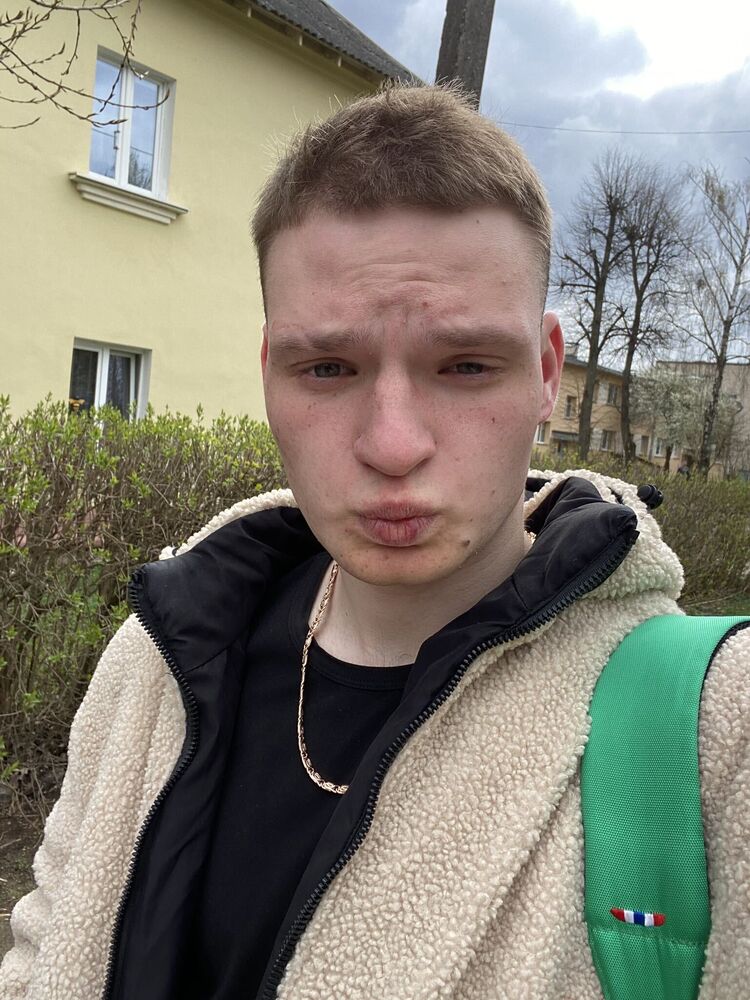  45732296  Daniil, 21 ,    