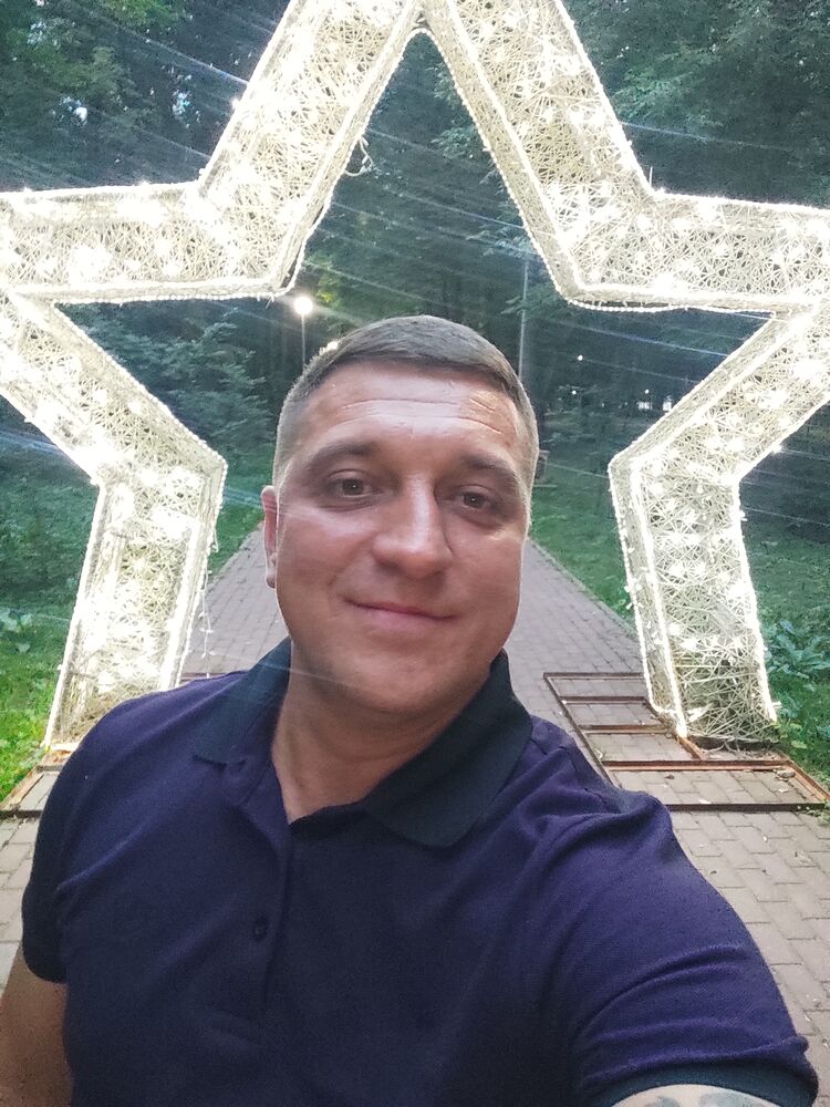  54644846  Roman, 46 ,    