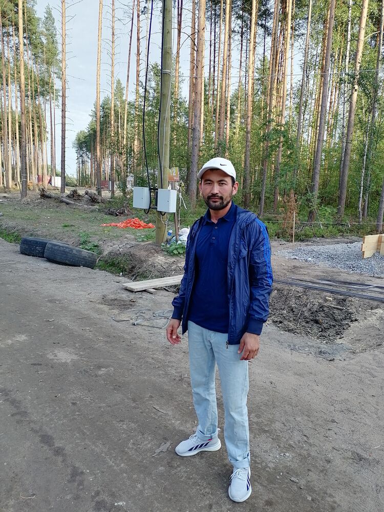  28667946  Azam, 33 ,    -