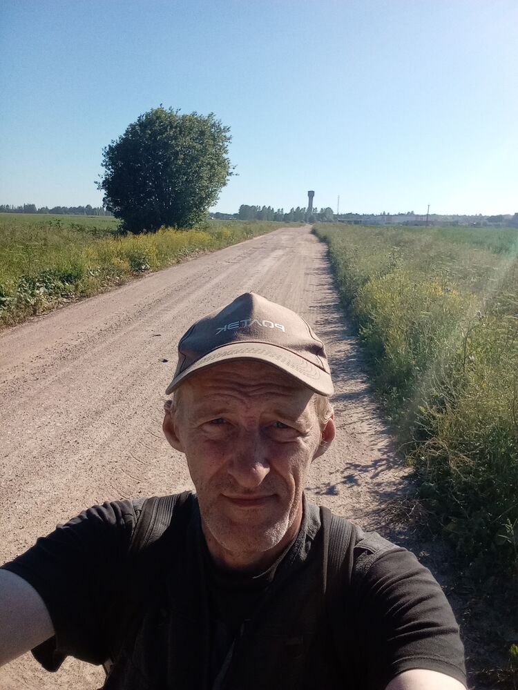  54023936  Vasily, 47 ,    