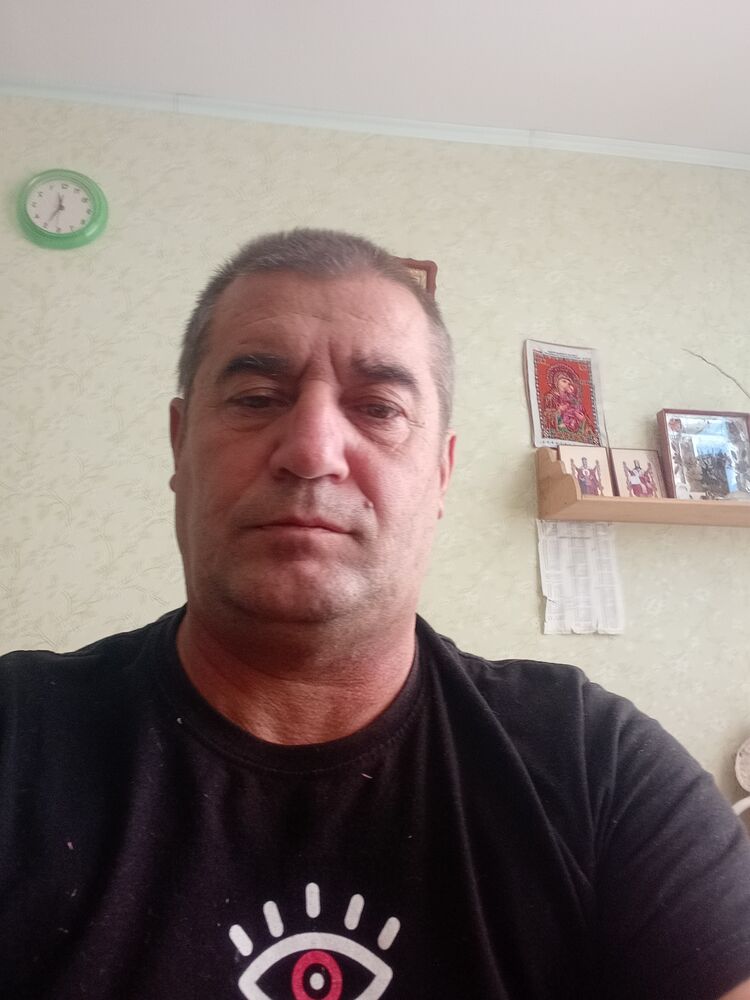  29899046  , 52 ,    
