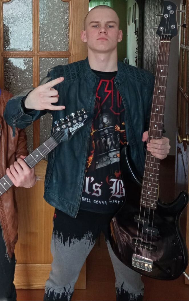  37001356  , 20 ,    -