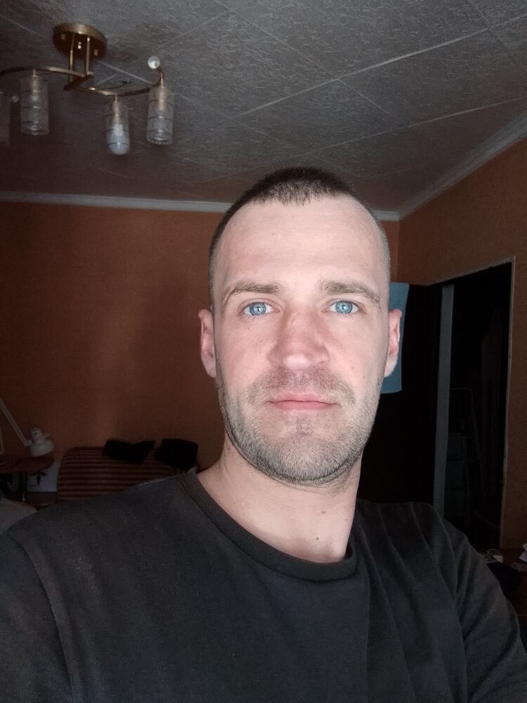  ,   Artem, 37 ,   ,   , c , 