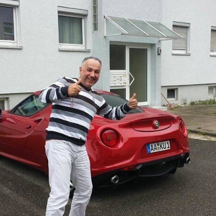  32604496  Michael, 65 ,    