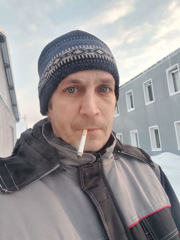  44329126  SoNiK, 39 ,    