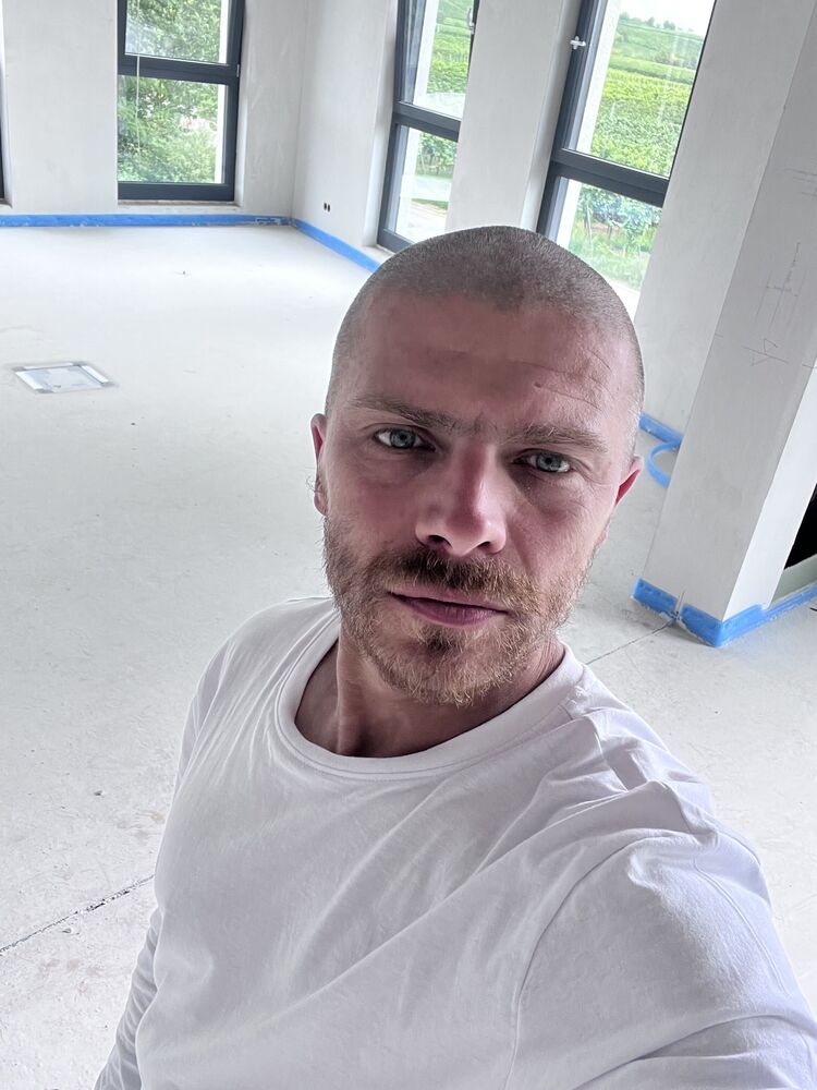  54749876  Serhii, 38 ,    Gent