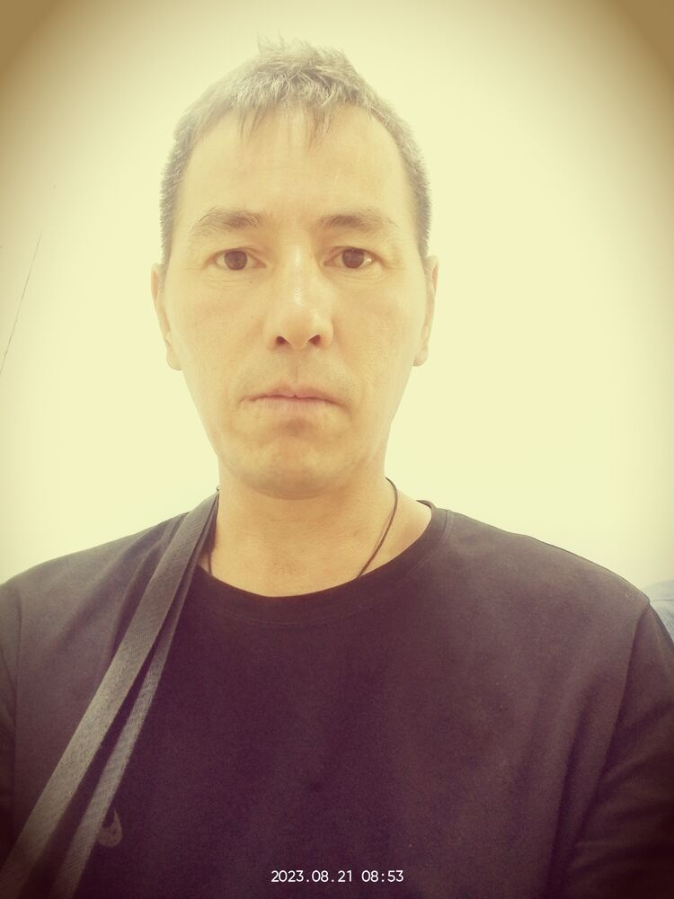  37191216  Vladimir, 44 ,    --