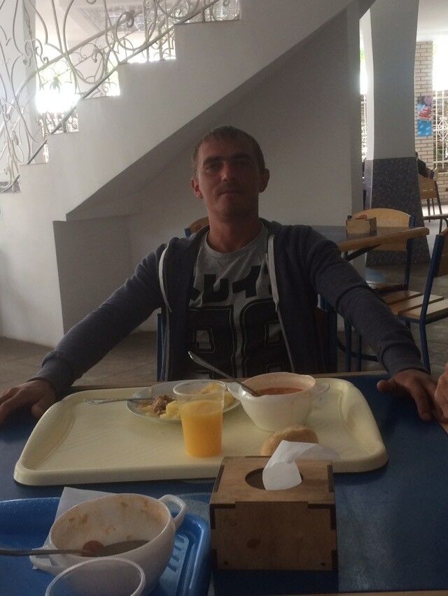  10315886  Vadik, 39 ,    