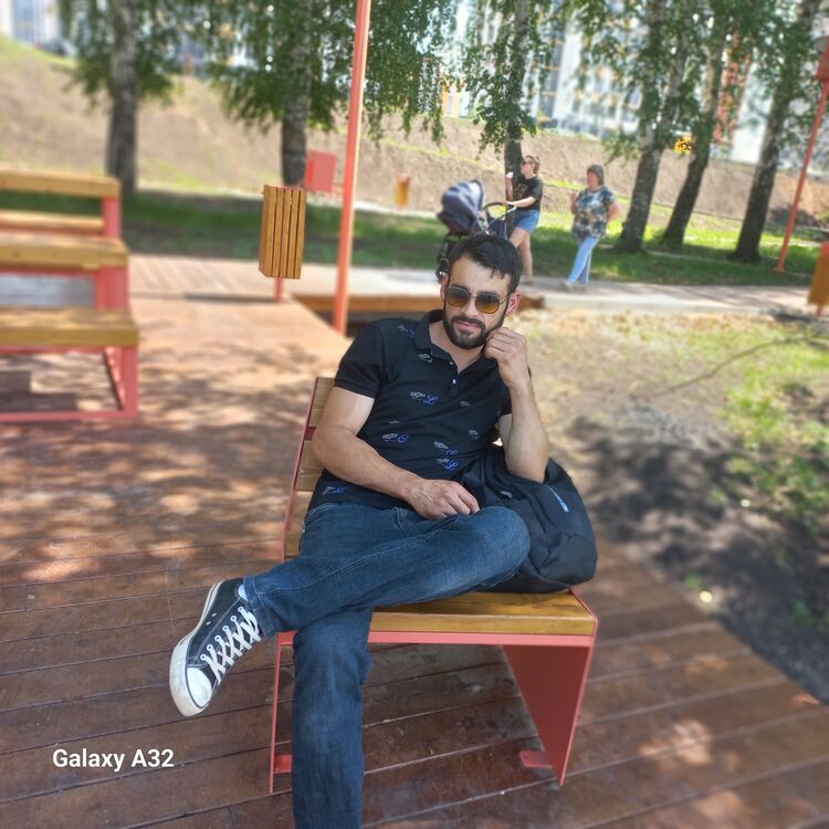  35993576  Botir, 33 ,    