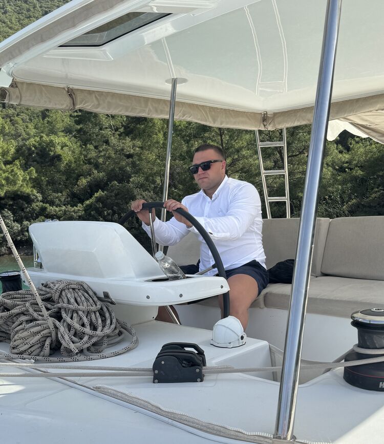  49810156  , 33 ,    Cannes