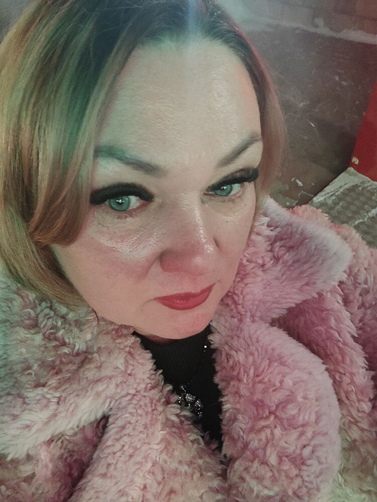  ,   Marina, 44 ,   c 