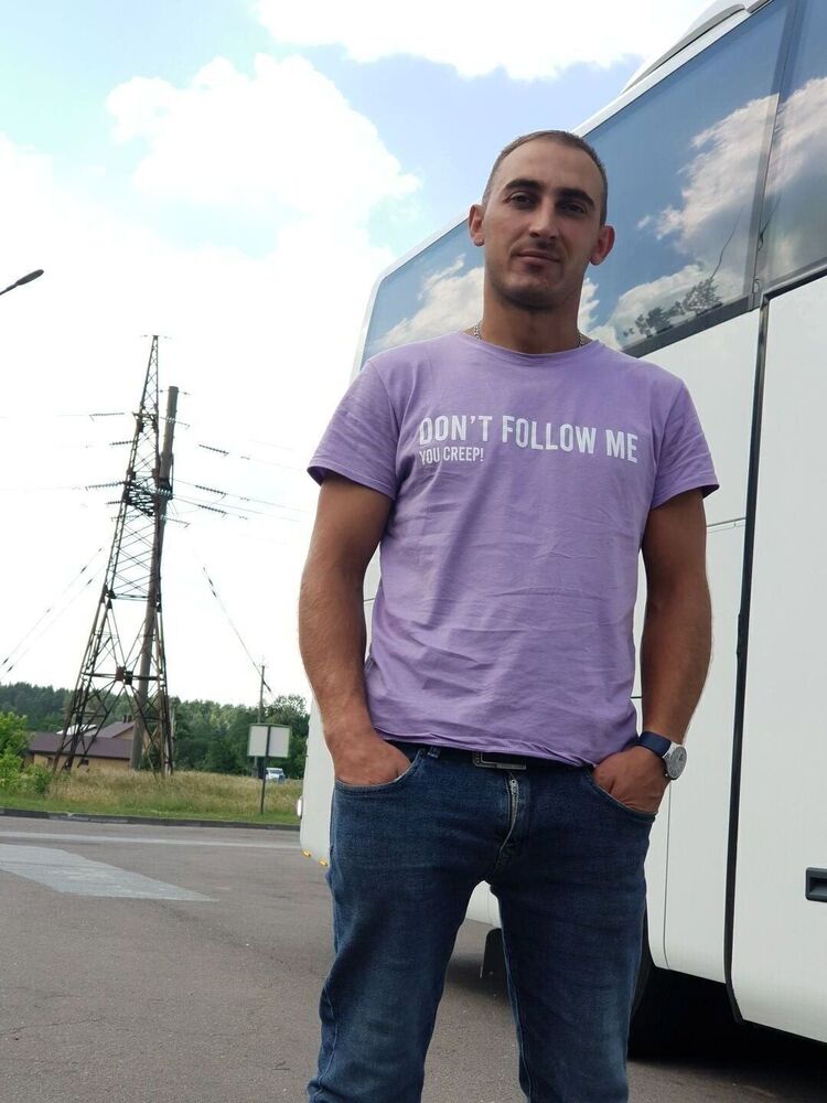 24001036  Ivan, 34 ,    