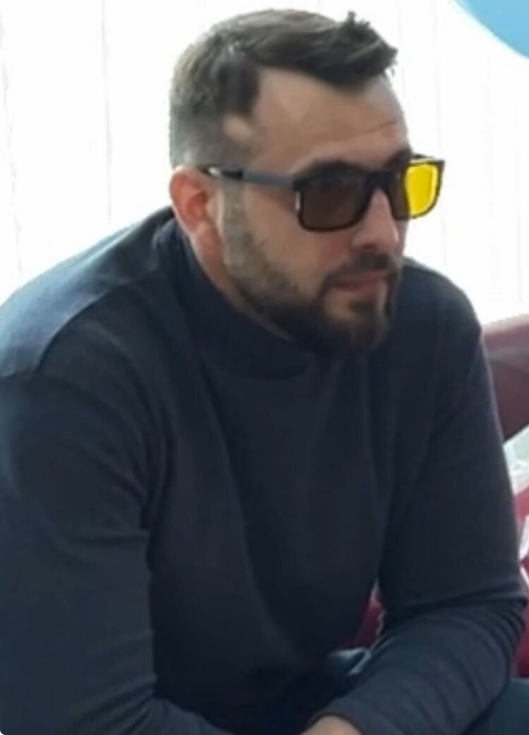  52017526  , 33 ,    