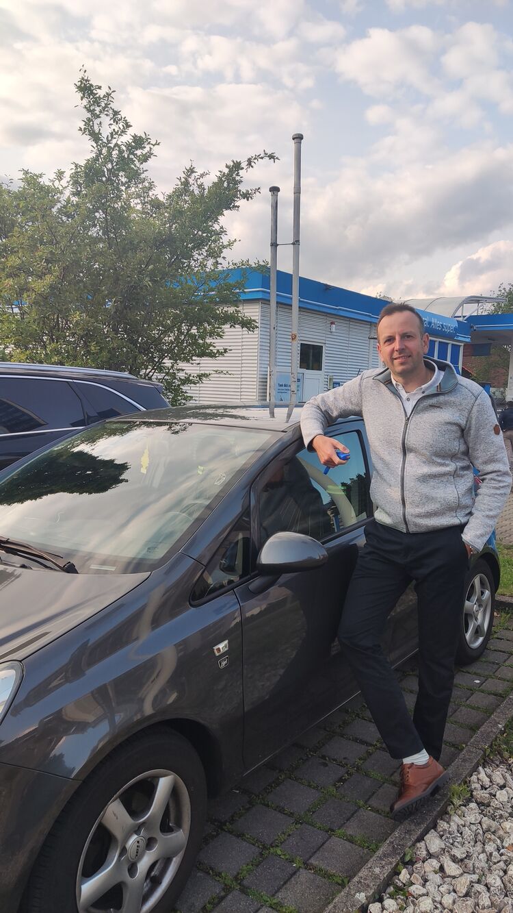  52006256  Sergej, 38 ,    