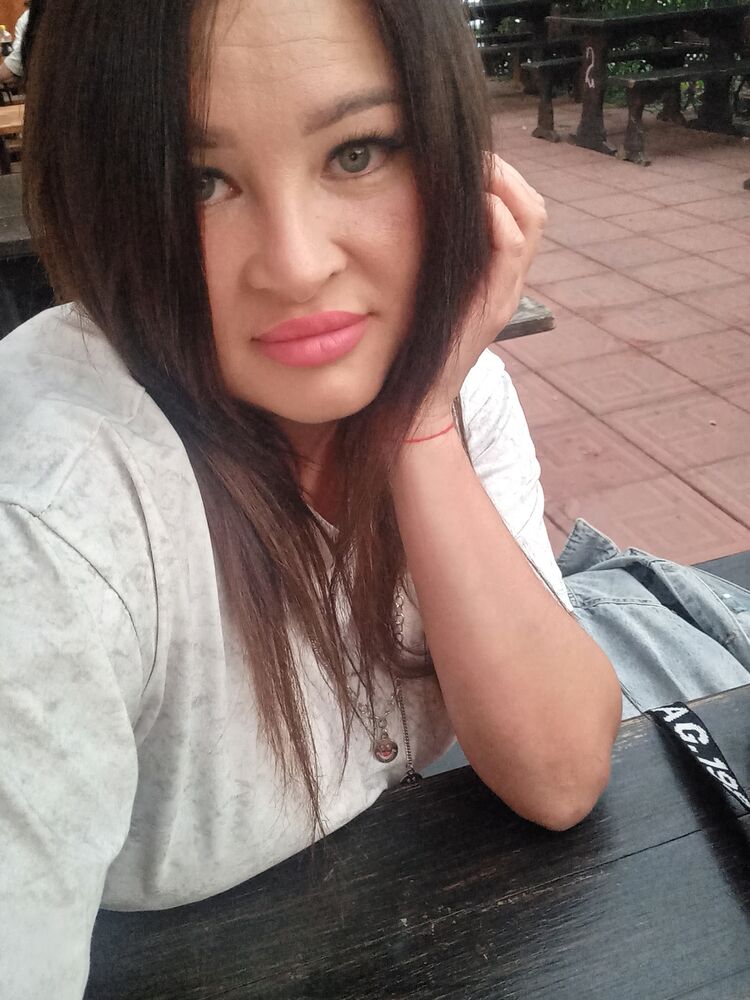  53015616  Regina, 38 ,    