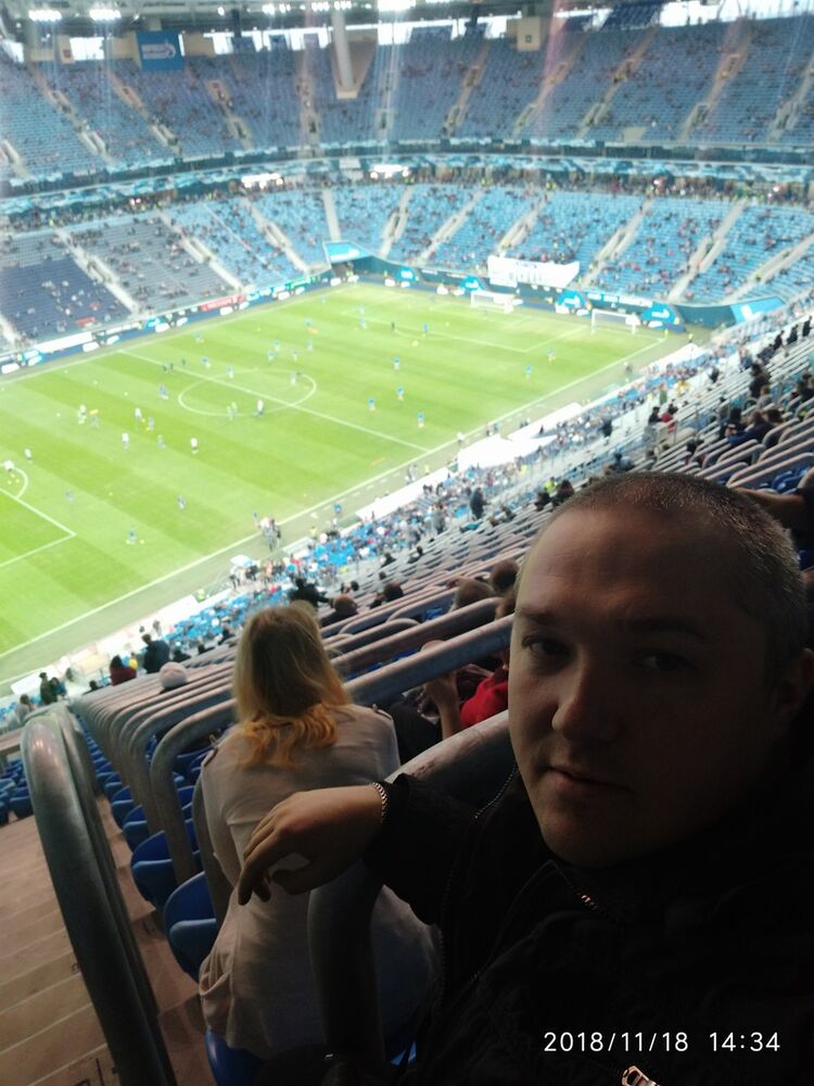  -,   Artur, 37 ,   ,   , c 