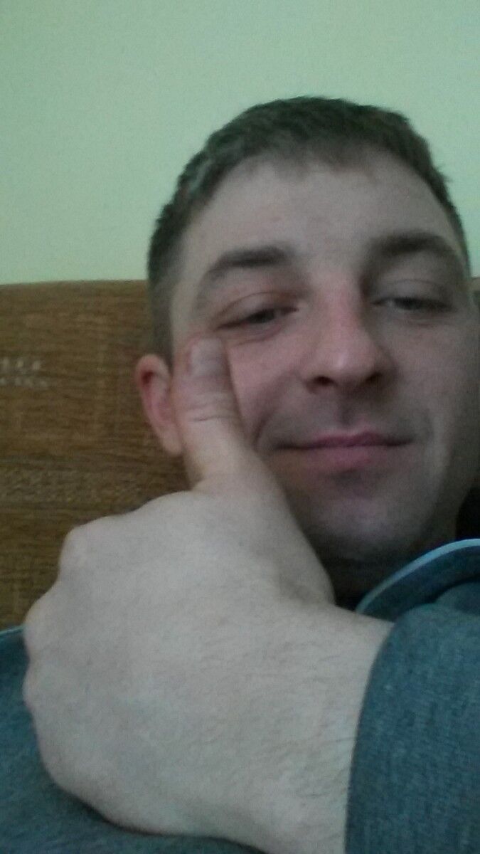  9037146  Aleksandr, 40 ,    