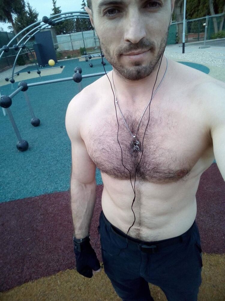  ,   Dima, 33 ,  