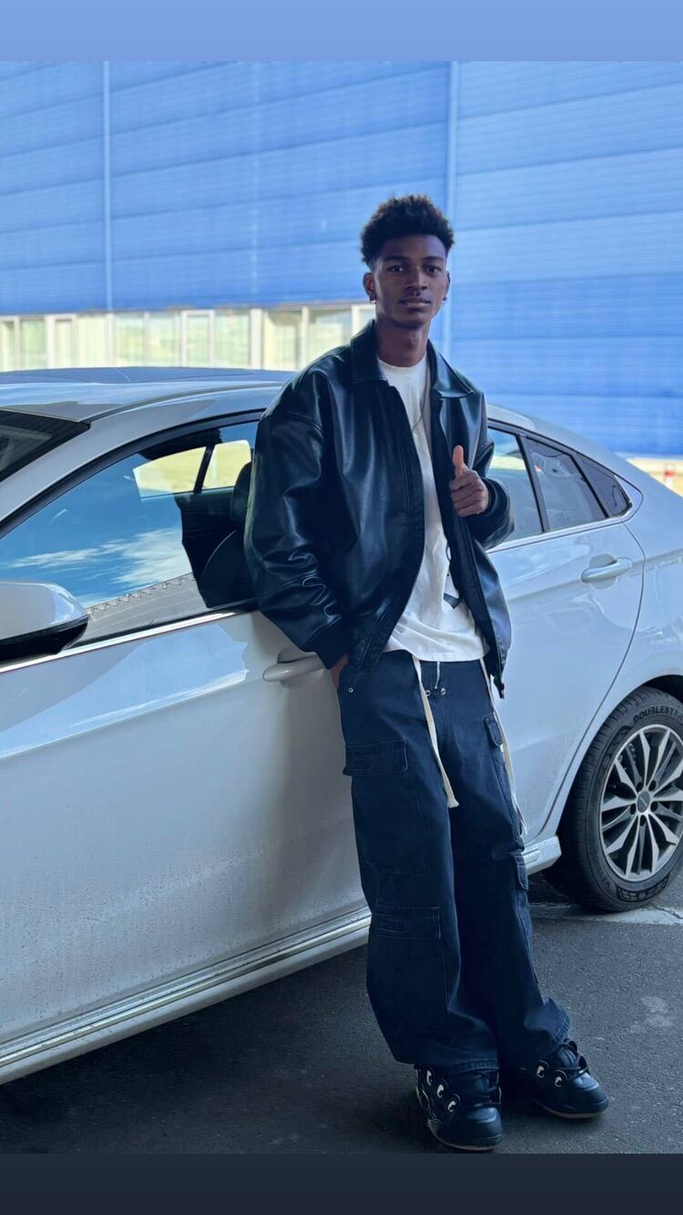  52815296  Aziz, 25 ,    
