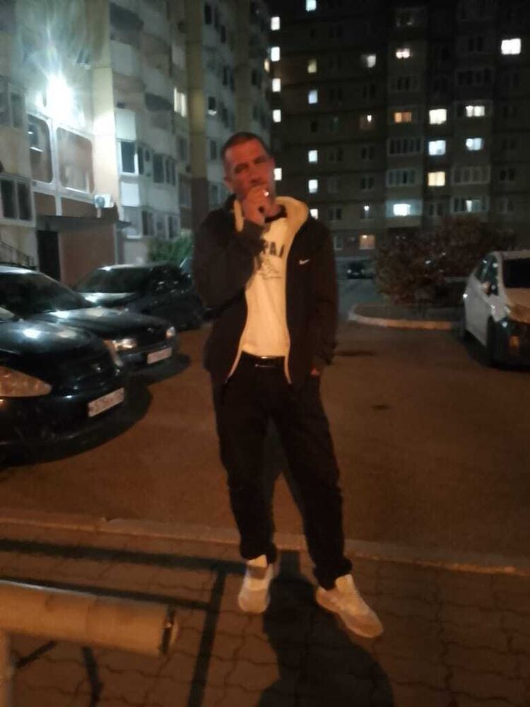  46867396  , 40 ,    