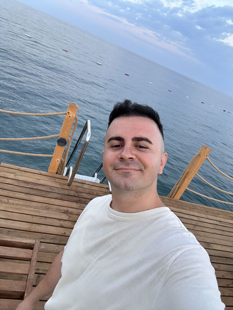  46233756  Fatih, 28 ,    