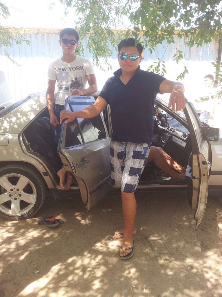  31480626  Ulan, 32 ,    