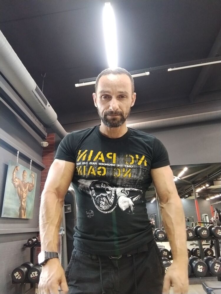  54283626  Roman, 46 ,    --