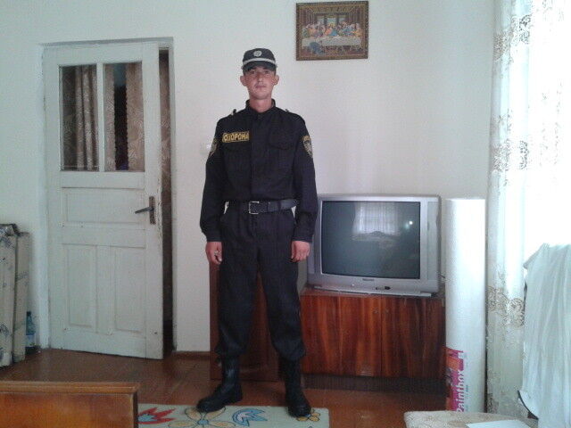  ,   Dron, 33 ,   ,   , c 