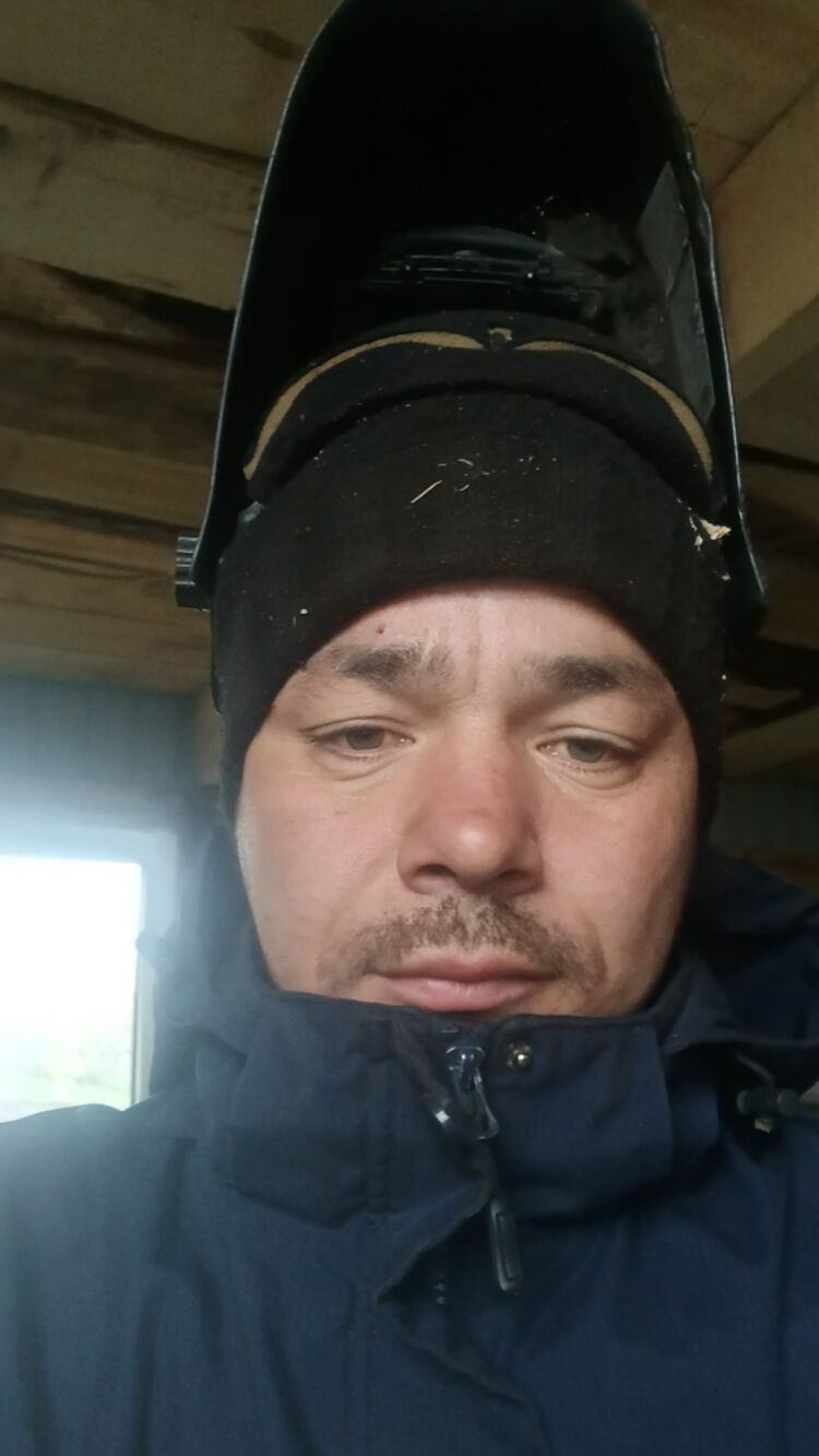  46962156  , 40 ,    