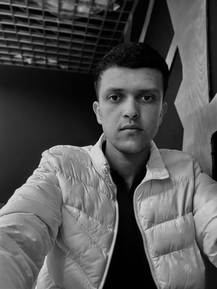  54503796  Yassin, 25 ,    Goddard