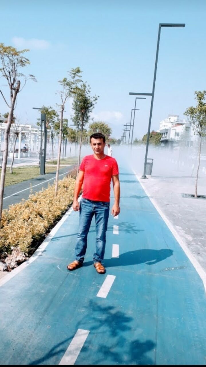  32028836  Karim, 50 ,    
