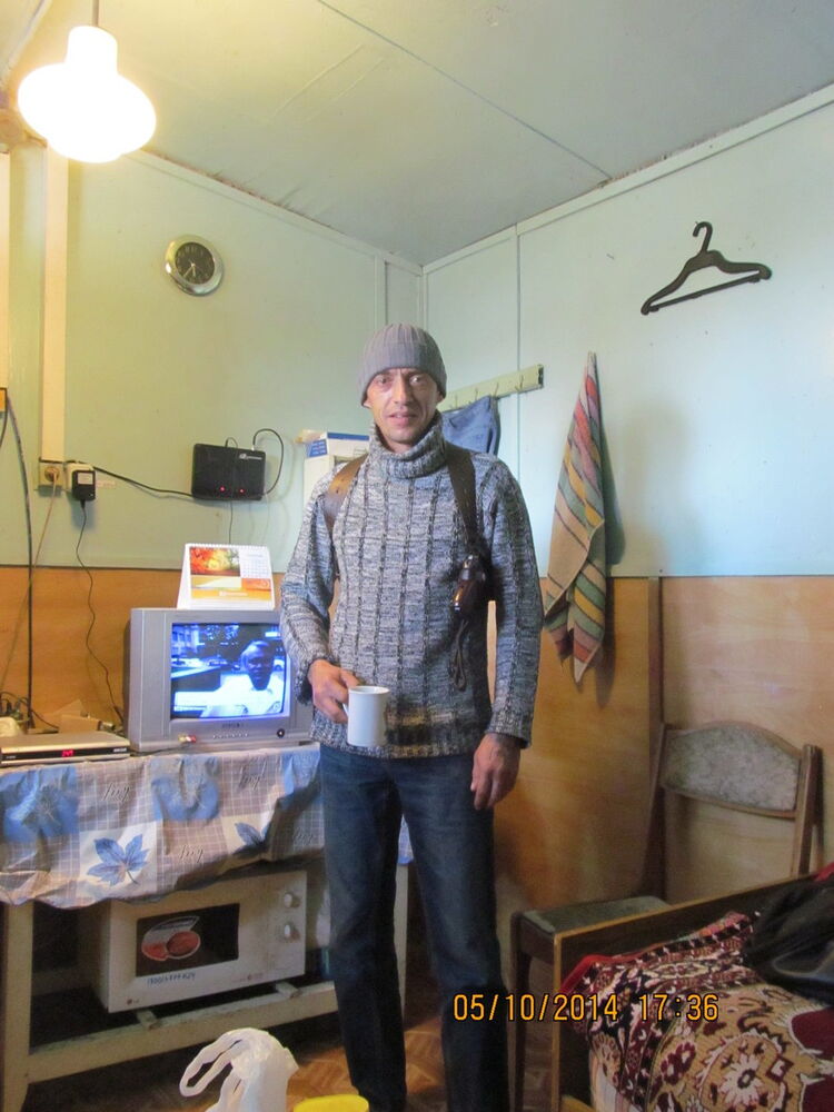  ,   Viktor, 52 ,  