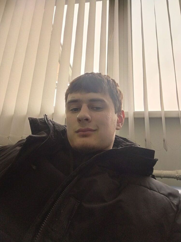  41634096  Artur, 28 ,    