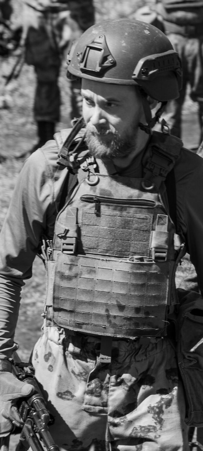  37706326  Pavel, 26 ,    -