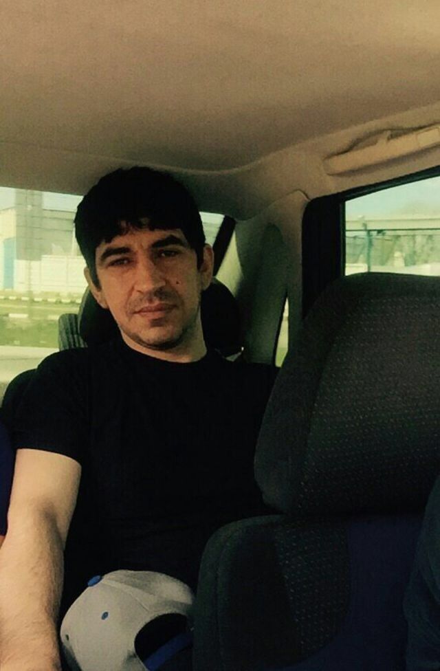  31642906  Ramis, 37 ,    