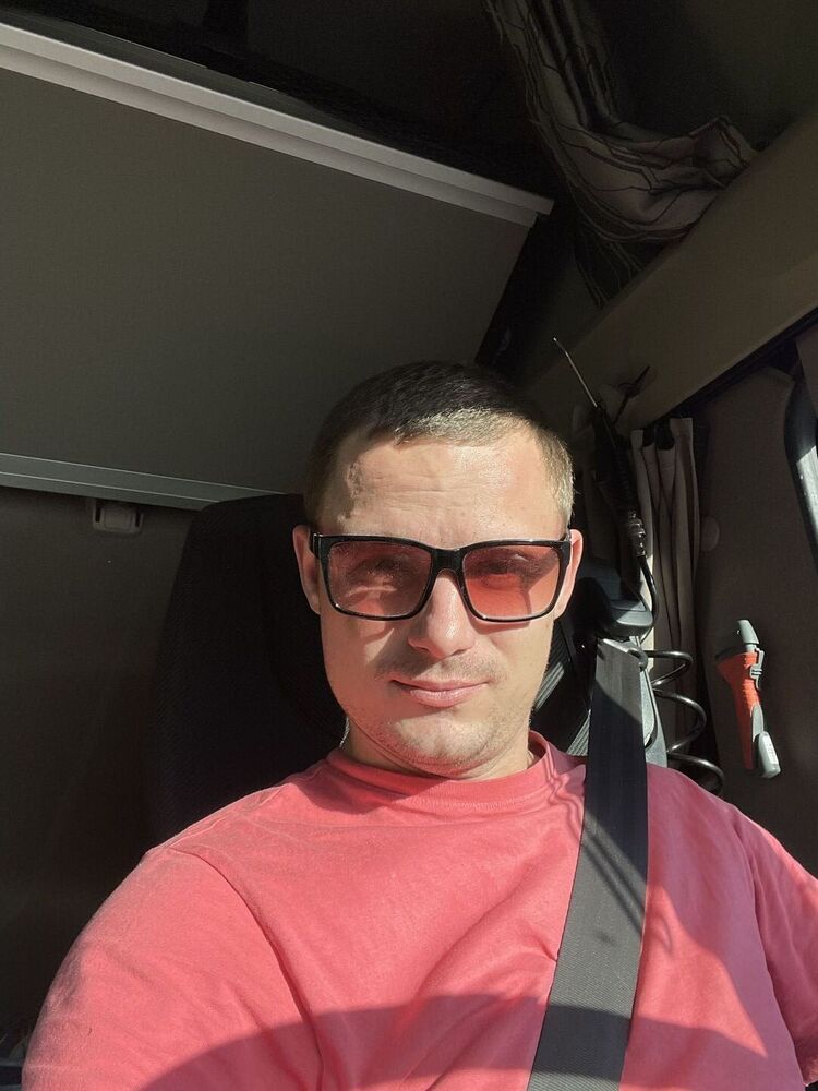  52848226  ULADZISLAU, 30 ,    