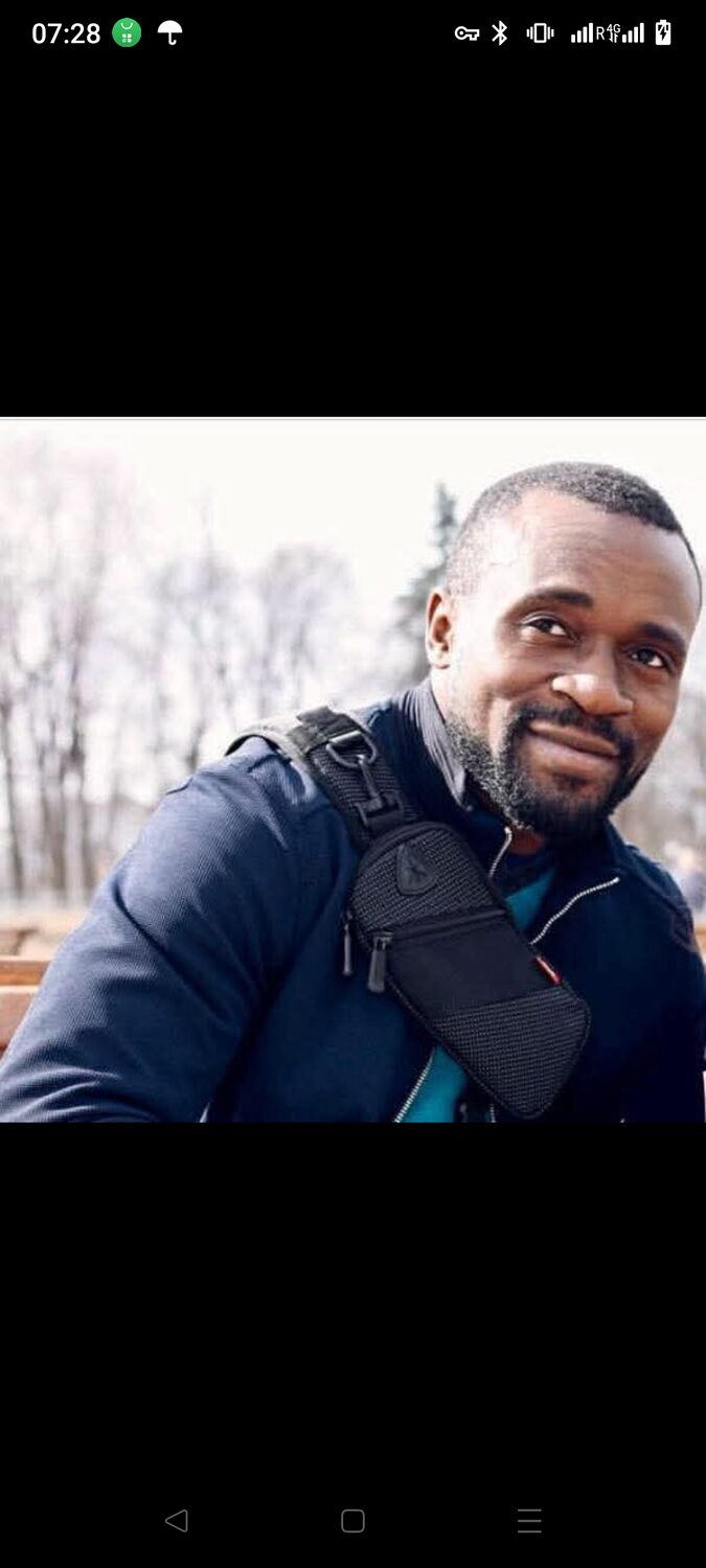  54520516  McDoctoral, 37 ,    