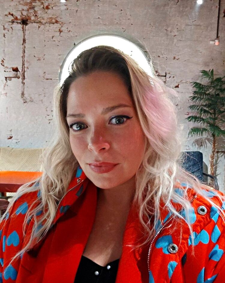  54385526  , 26 ,    -