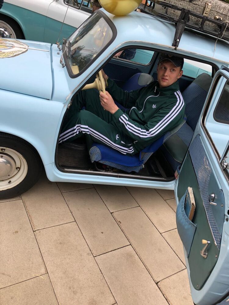  27547746  Alex, 36 ,    