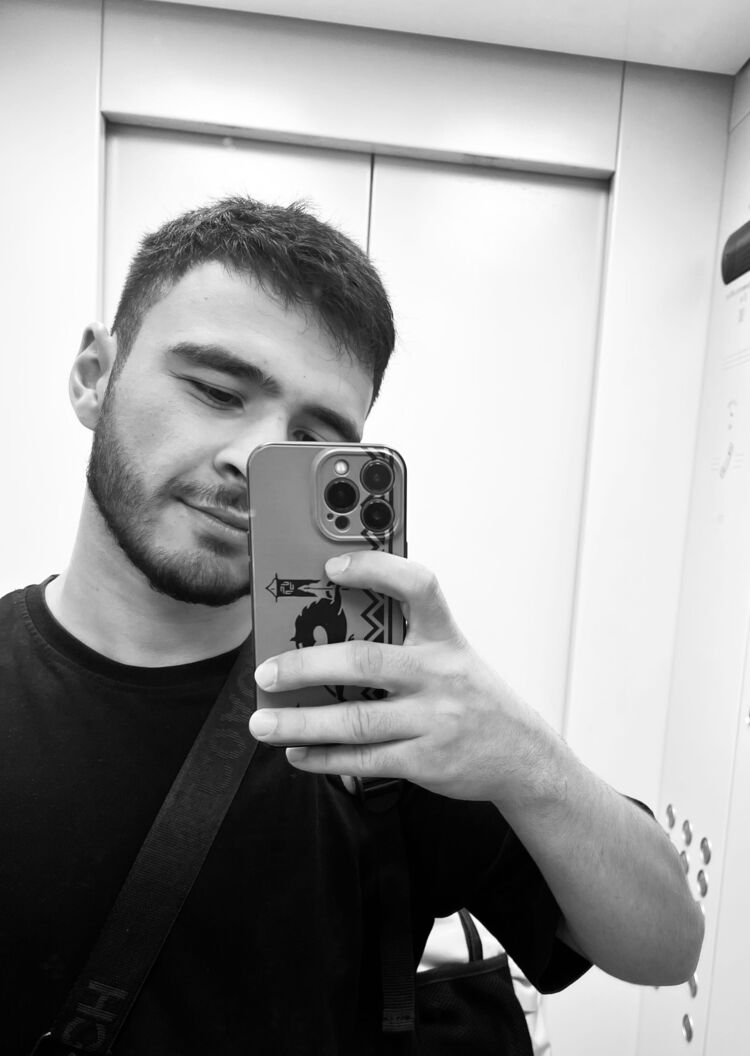  54294476  Magomed, 22 ,    