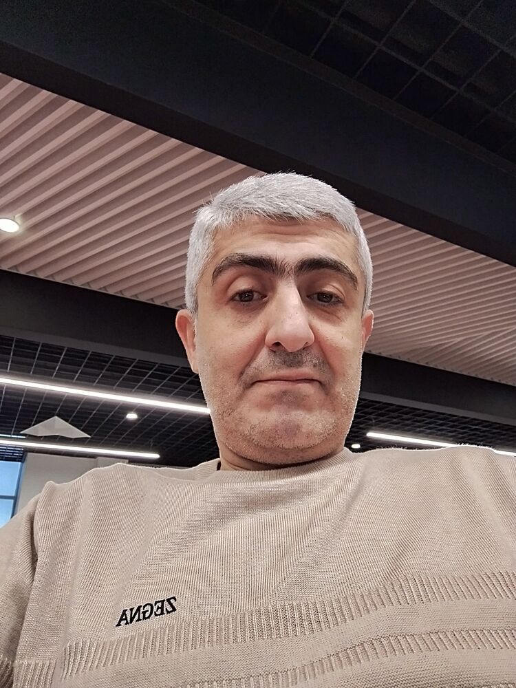 49679376  Zaur, 44 ,    