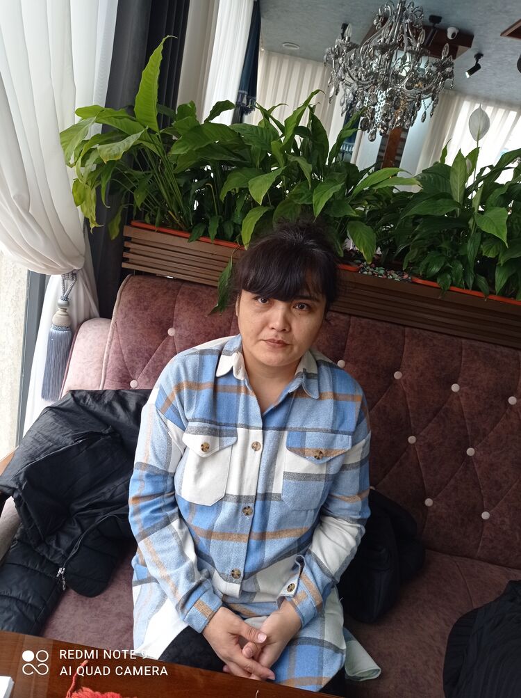  24441376  Perihan, 48 ,    