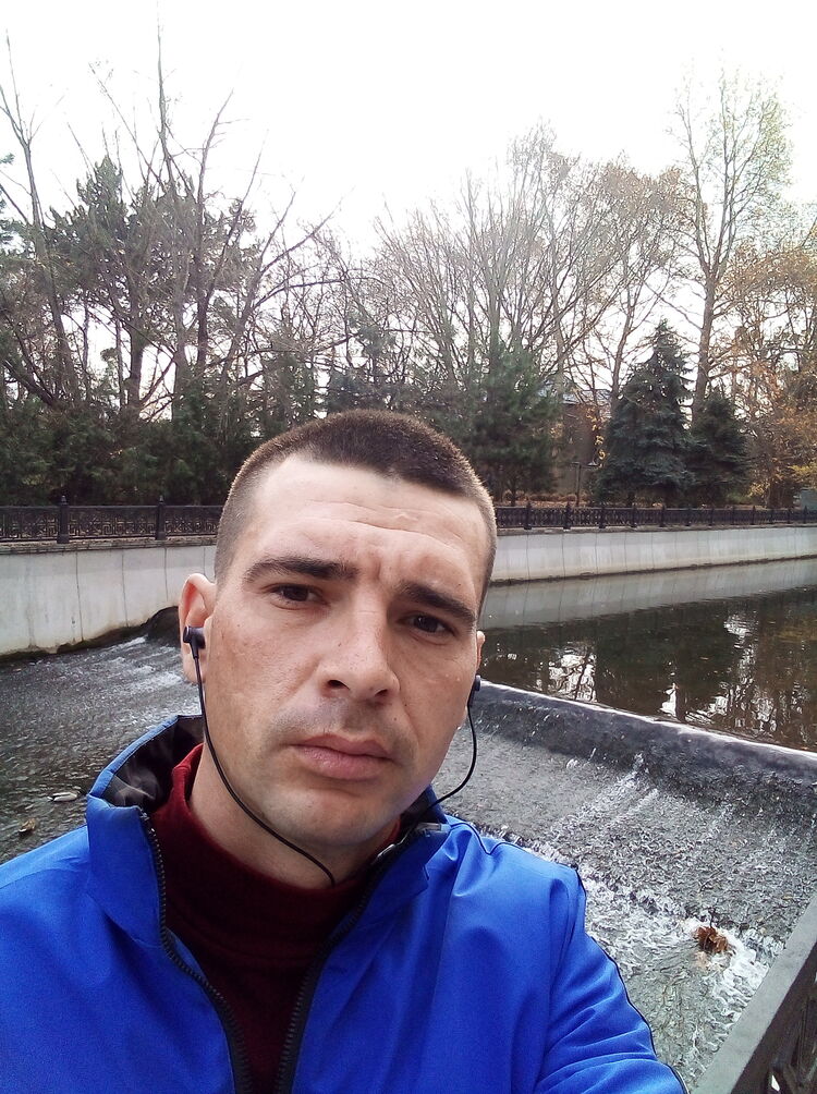  ,   Viacheslav, 33 ,  