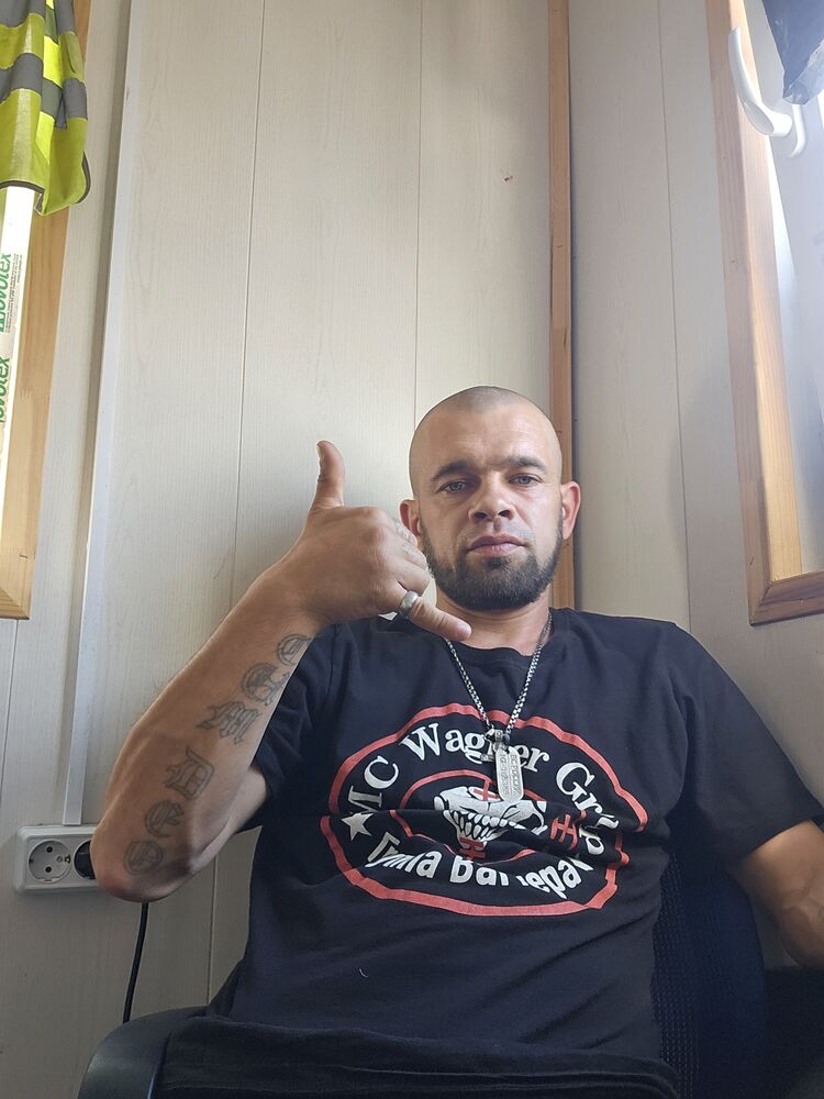  46522096  , 33 ,    