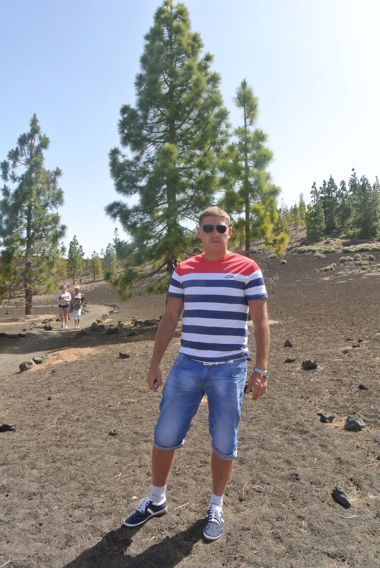  7735176  Viktor, 34 ,    